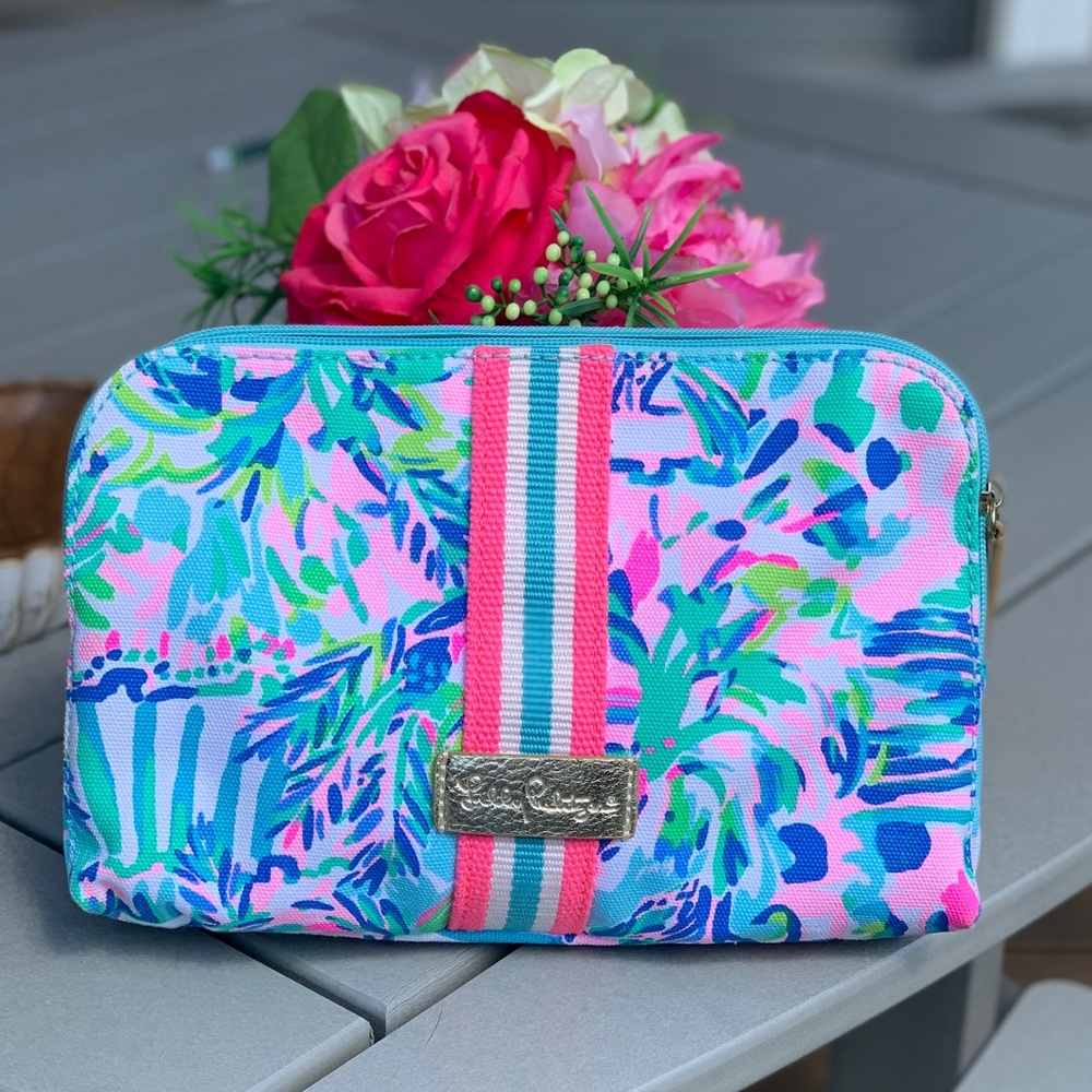 Lilly Pulitzer makeup bag pink blue